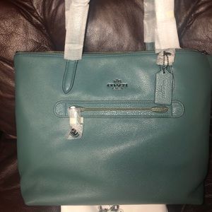 NWT Coach Pebble Leather Taylor Tote with dust bag